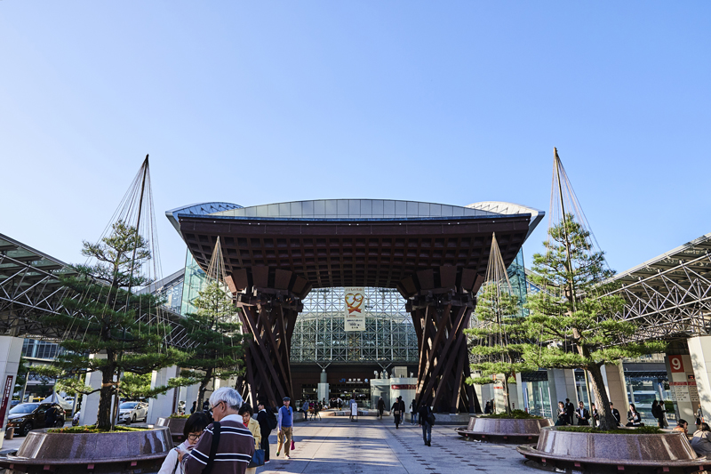 金沢駅（鼓門、もてなしドーム）